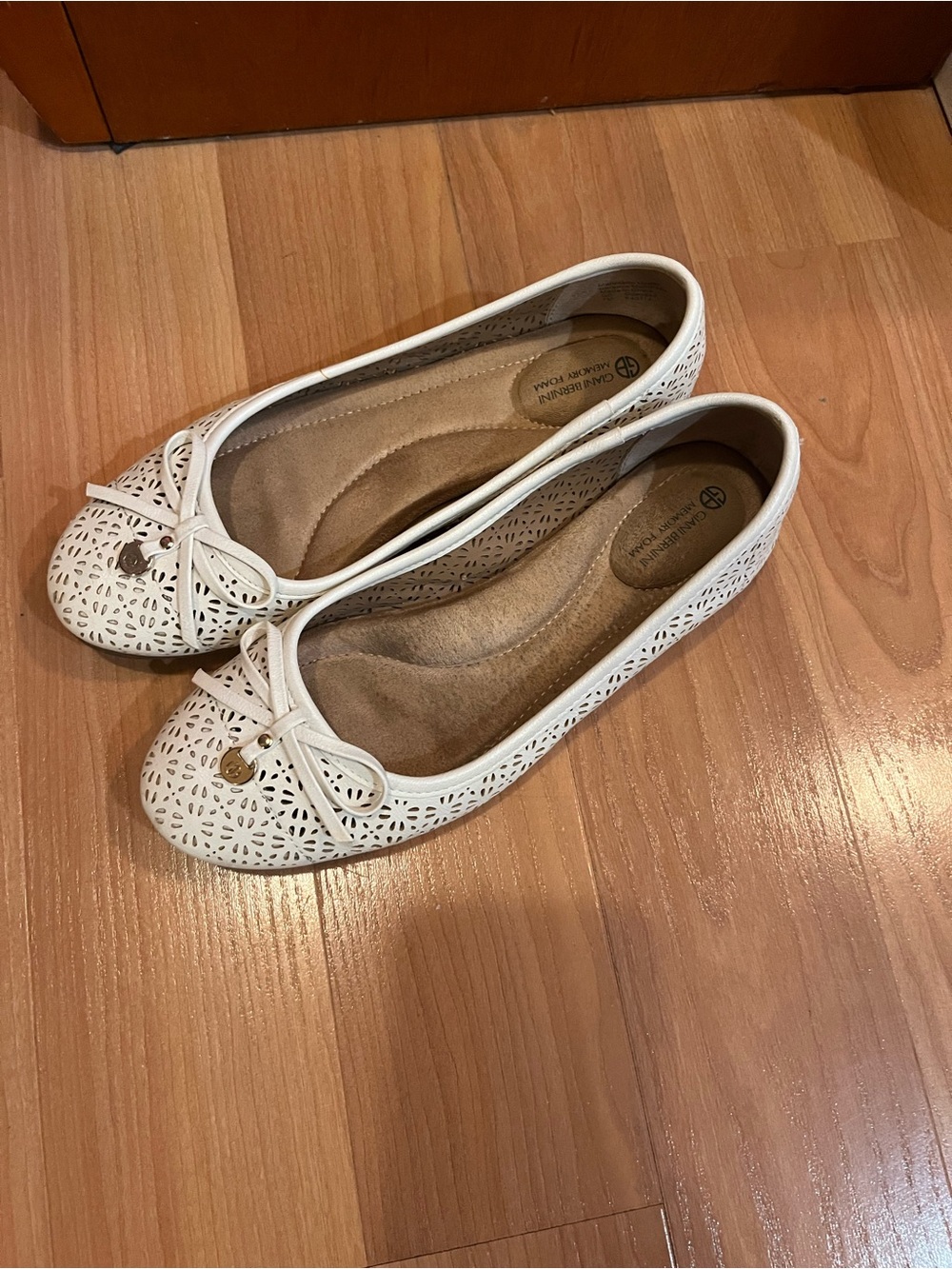 Giani Bernini White Laser-Cut Bow Ballet Flats